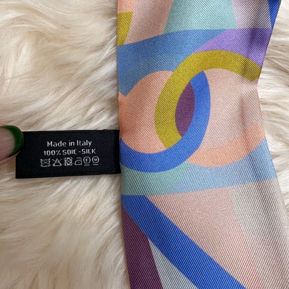 NEW 22C Chanel Bandeau Blue, Light Green, Light Yellow Silk 100% Silk - Picture 5 of 6